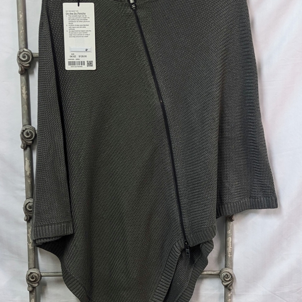 Gray Knit Poncho with Zipper One Size